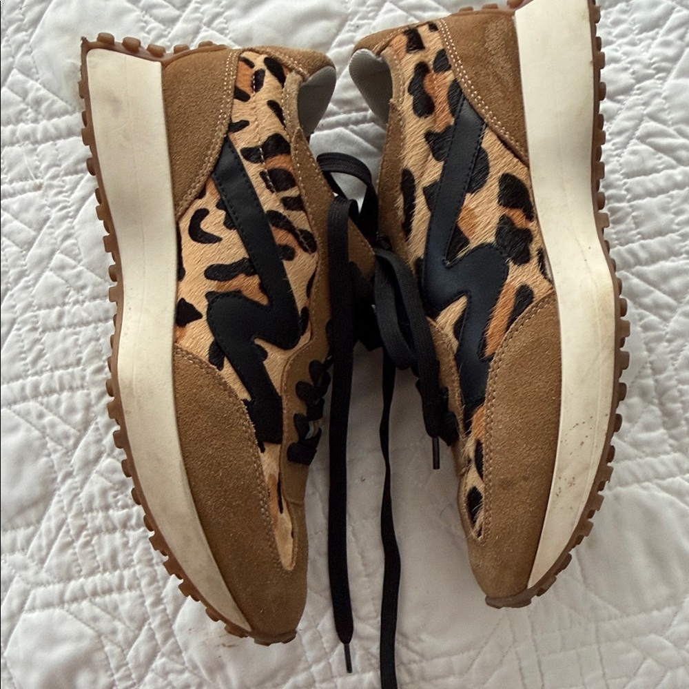 Steve Madden Tan and Black Sneakers - Picture 5 of 7